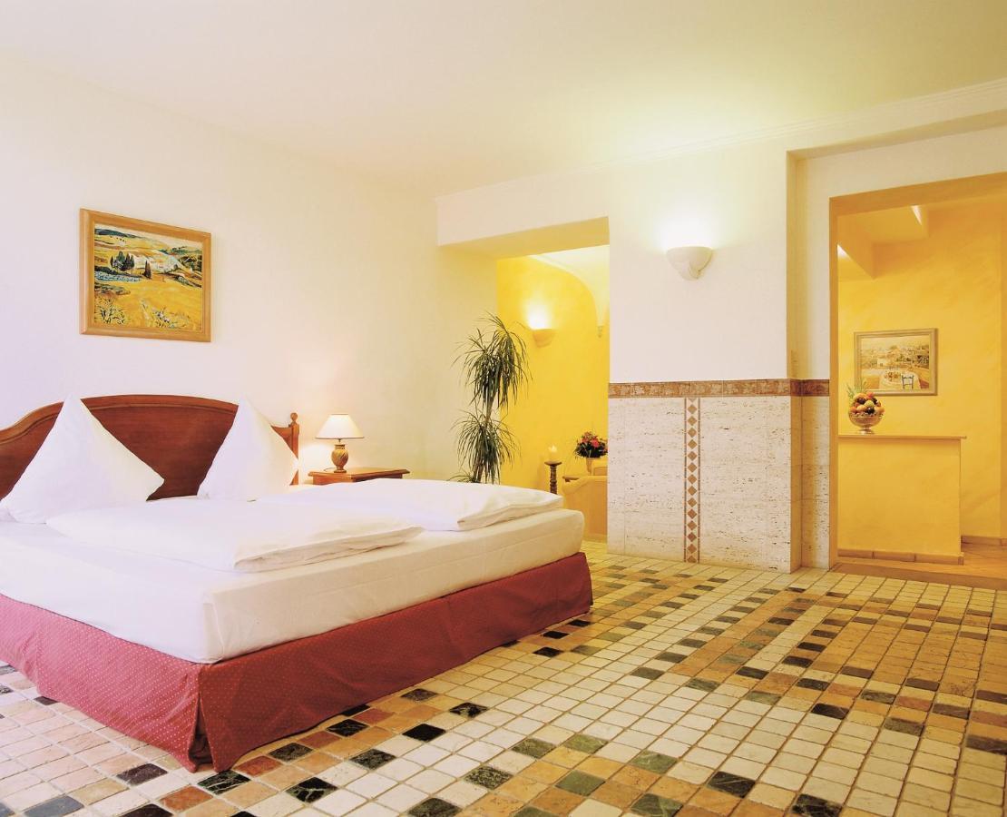 Hotel Schloss Edesheim Pokoj fotografie
